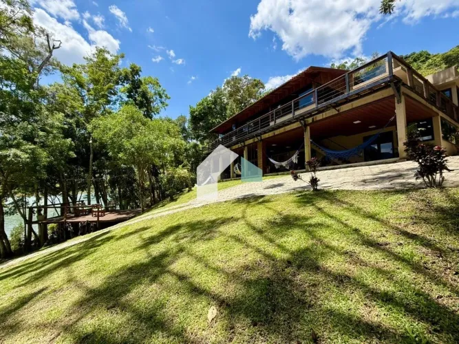 Chácara de Alto Padrão à Venda - Capivari Grande