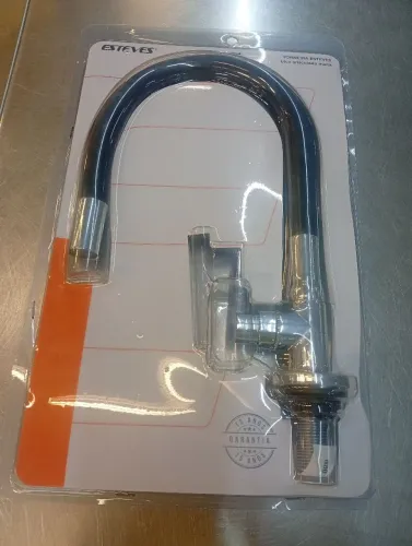 torneira bancada preta articulada