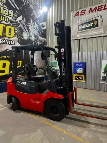 Empilhadeira Toyota SAS 1.800kg