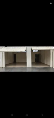 Casa com salão quartos salas perto Quartel