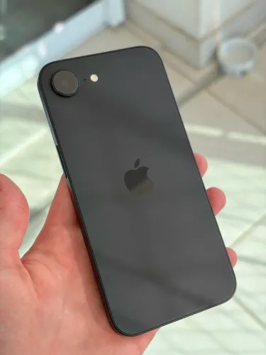 iPhone 16e 256GB - completo, excelente estado