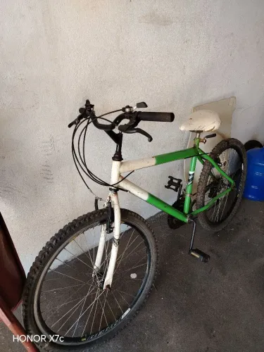 Duas bicicletas boas!! 250$ cada uma...