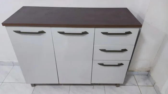 Armário 3 Portas c/ prateleira 2 gavetas