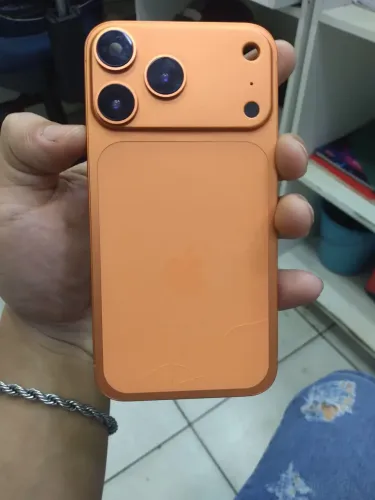 Carcaça iphone 11 para 17 pro (com avarias) já instalada