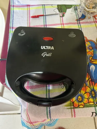 Sanduicheira elétrica- FAÇO A ENTREGA