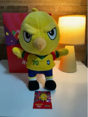 pelúcia canarinho Ifood da copa de 2026 colecionáveis.