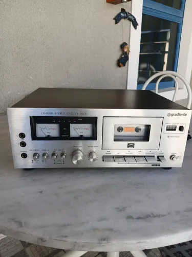Tape Deck Gradiente modelo 3500