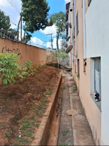 Vende se apto no Vista Alegre - BH