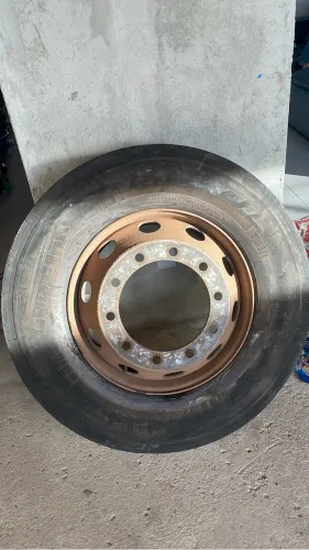 Pneus 275/80/22.5