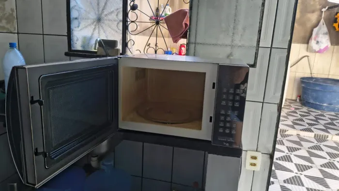 Vendo um microondas Panasonic