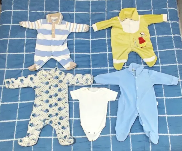 Conjunto de roupinhas de bebê menino!
