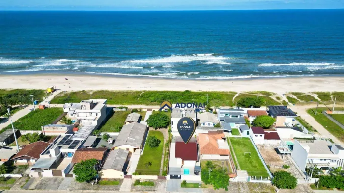 CASA MOBILIADA apenas 1 QUADRA DO MAR!!, com piscina, 3 dormitórios à venda, 103 m² por R$