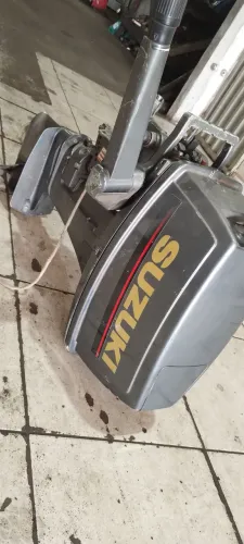 Motor popa Suzuki 15hp