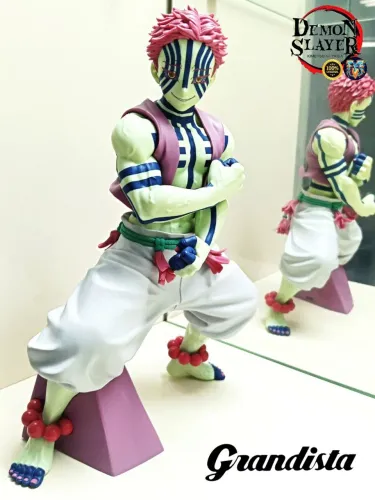 Action figure do Akaza de Demon Slayer da Grandista Bandai 100% original