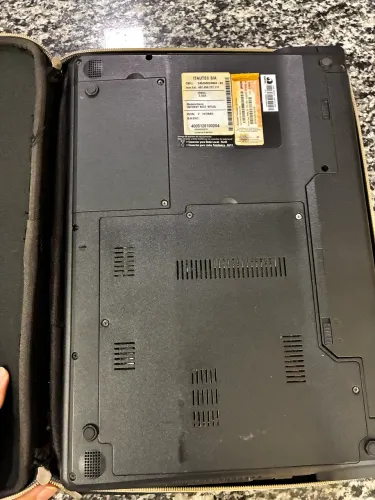 Notebook  itautec, intel I3 em ótimo estado já com windows 10.