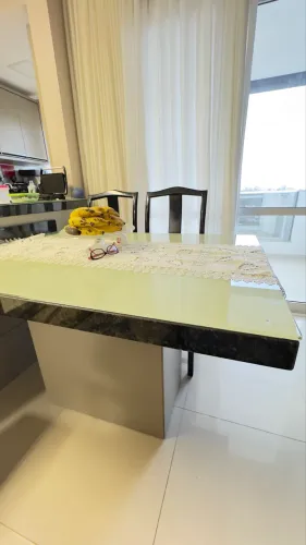 Mesa tampo de mármore verde Ubatuba.
