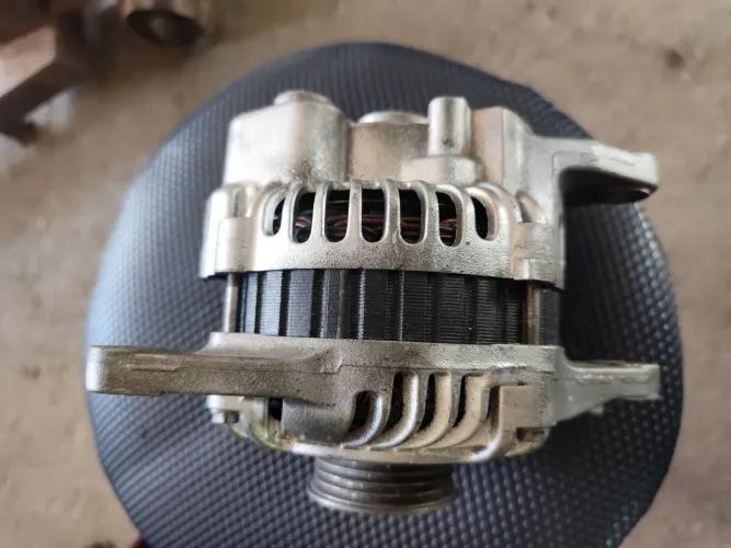 Alternador da Pajero Tr4 original 
