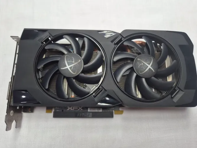 placa de vídeo XFX Radeon RX 470