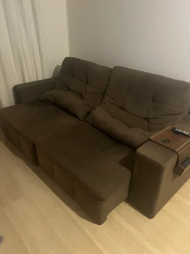 Sofá retrátil e reclinável