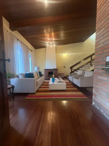 SOBRADO NO CONDOMÍNIO PANORAMA TRANQUILIDADE, LAZER E PRATICIDDE PARA O CENTRO