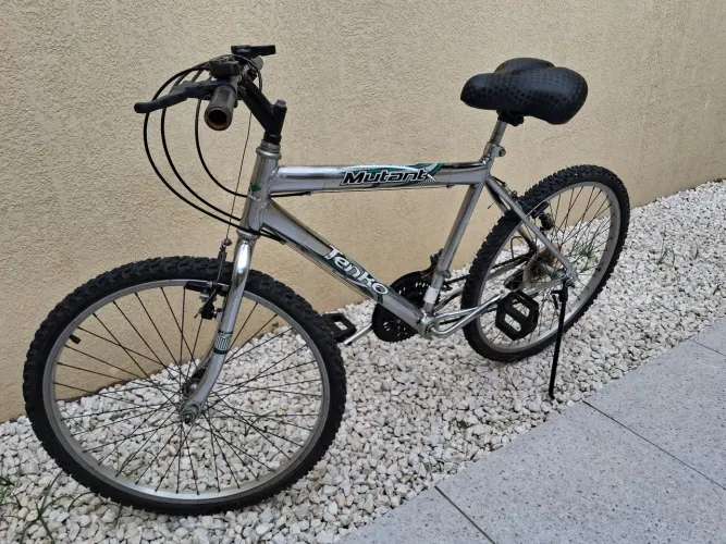 Bicicleta aro 24 Cromada 18 velocidades