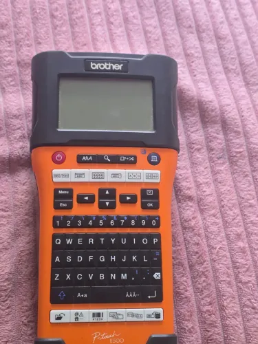 Etiquetadora brother E500