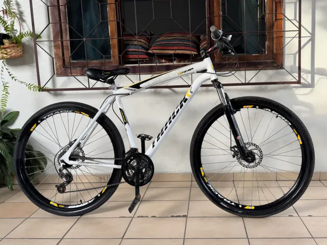 Bicicleta Aro 29 Track TBNiner 21 velocidades
