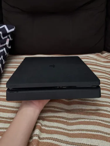 Play 4 slim (1tb)