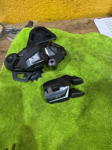 Câmbio shimano Deore XT eletrônico 
