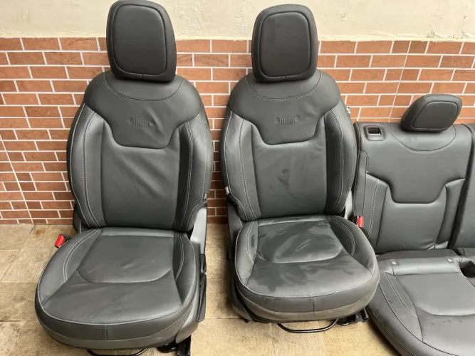 Jogo de Banco de Couro Jeep Renegade