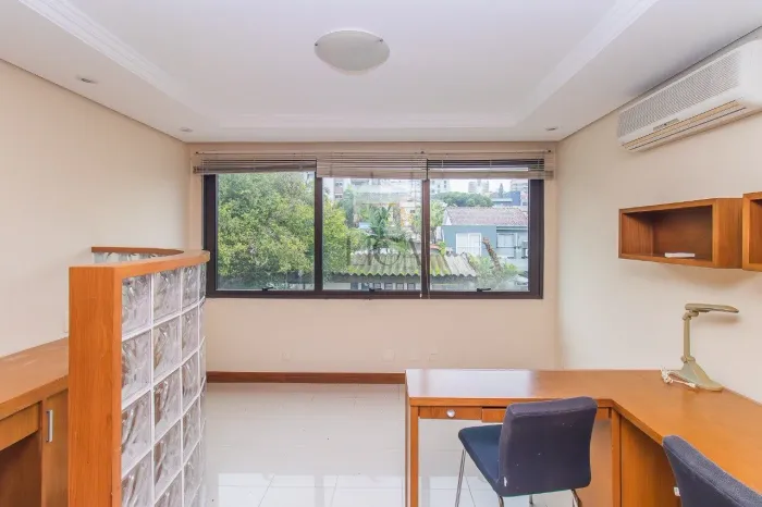 Oportunidade Única: Sala Mobiliada no MontSerrat