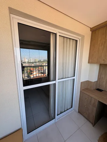 Porta de esquadria de alumínio e vidro completa