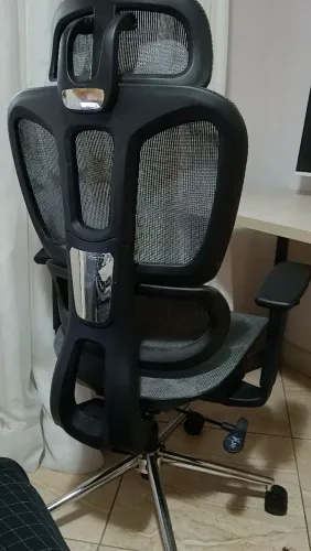 Cadeira Office ajustável e confortável