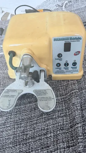 Máquina de solda odontológica