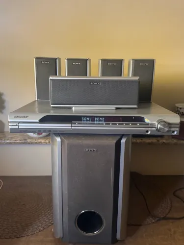 Home theater Sony DAV-DZ120K