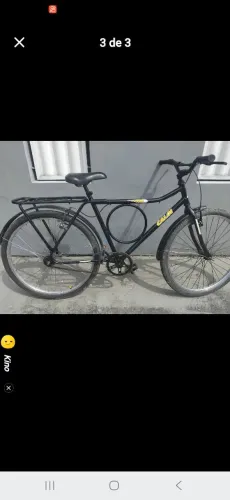 Vendo uma bicicleta masculina valor 300,00 aceito celular em troca