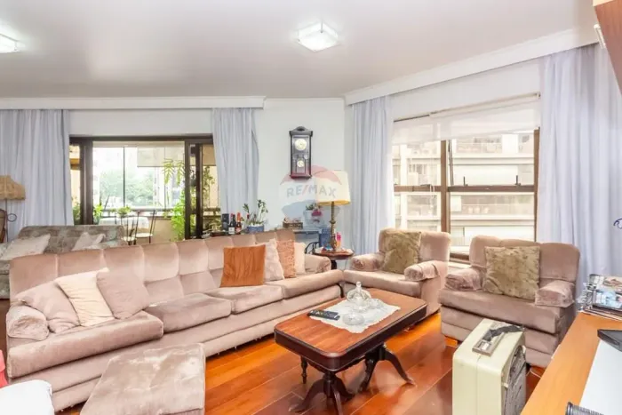 Apartamento à venda em Perdizes de 184 m²