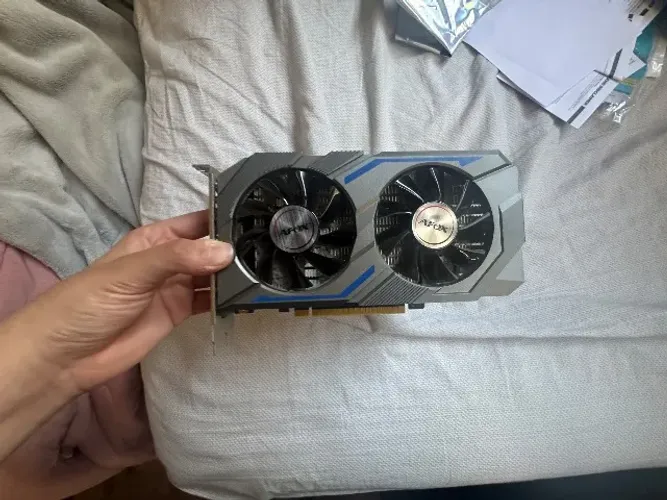 Placa de vídeo-1650 super