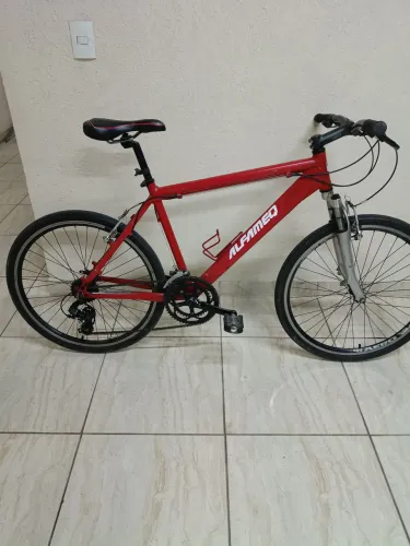 Bicicleta aro 26 Alfameq, Shimano, coroa speed, raio inox, perfeita.
