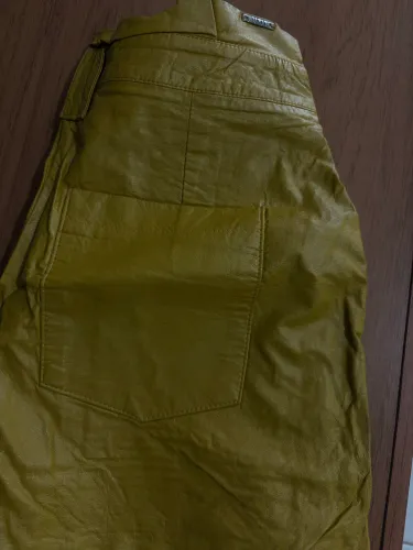 Short de napa mostarda 