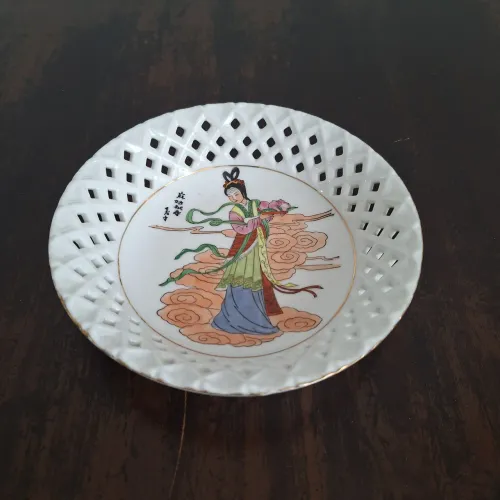 Prato decorativo em Porcelana Chinesa Vintage