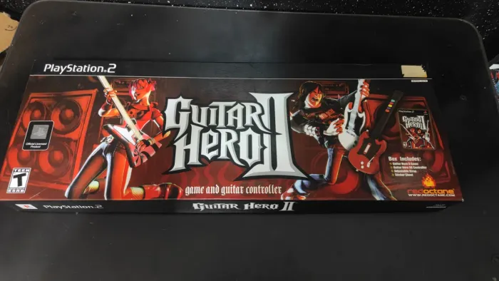 Guitarra do guitar hero 2 para PS2 na caixa