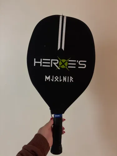 Raquete Heroe?s 