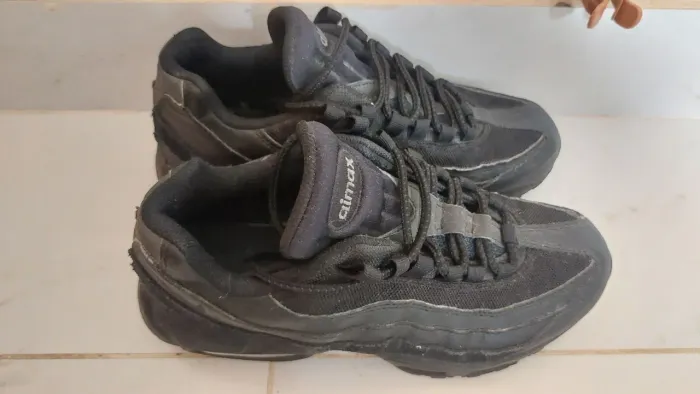 NIKE AIR MAX ESSENTIAL 95