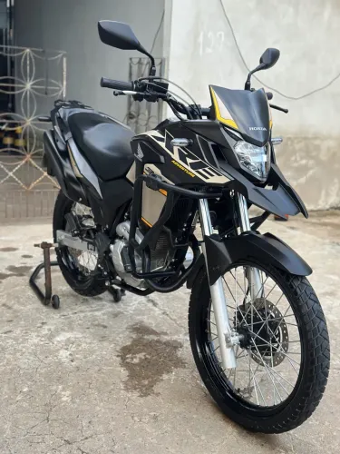 XRE 300 adventure