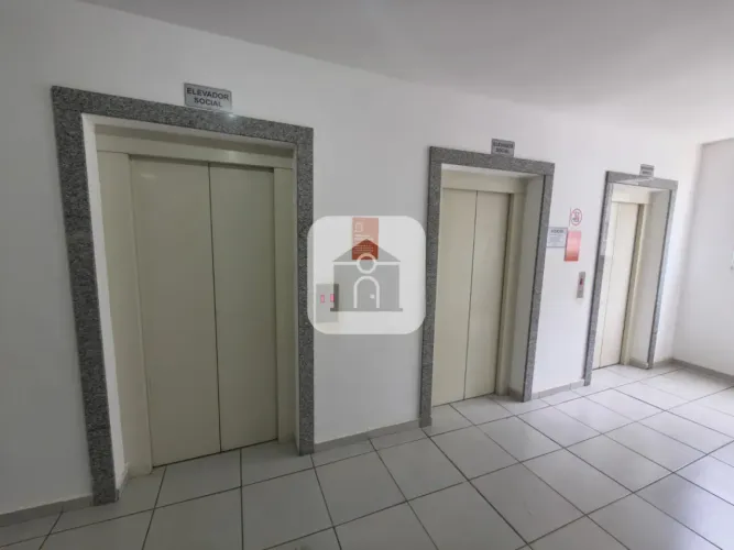 Apartamento com 51m² para locação no bairro Martins