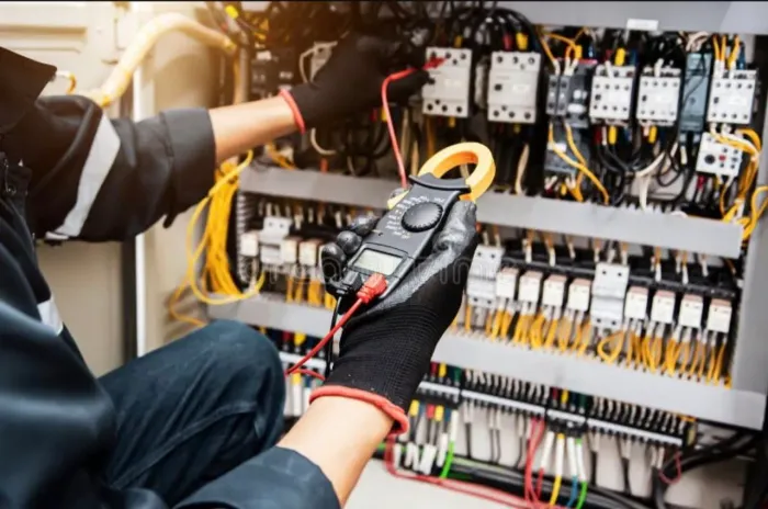 Eletricista + Refrigeração + automação industrial e residencial <br>Eletricista