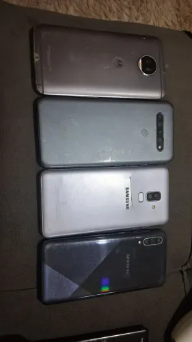 Celular com defeito para retirar peças 