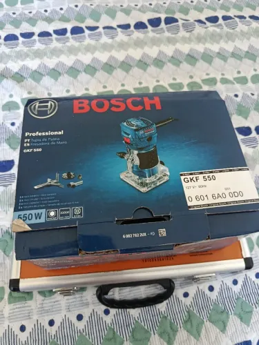 Tupia Bosch e Kit fresas p madeira