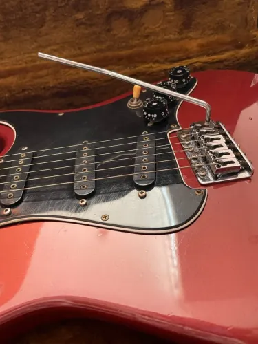 Guitarra Golden Stratocaster